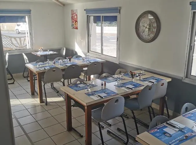 Le Relais De L Aiguillon Hotel