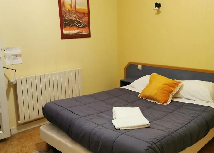 Le Relais De L Aiguillon Hotel Châtellerault